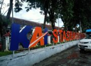 Stasiun Bojonegoro Diserbu Ribuan Penumpang di Akhir Libur Sekolah