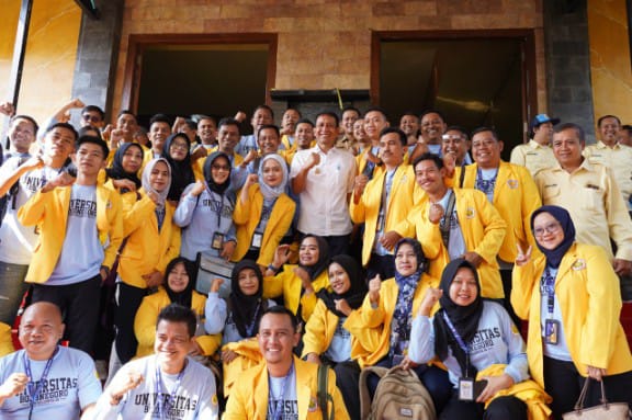 Bupati Bojonegoro Lepas Ratusan Mahasiswa KKN, Siap Guncang Desa dengan Inovasi