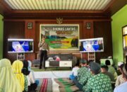 Polisi Masuk Sekolah, Ratusan Siswa MTsN 4 Blitar Dibekali Ilmu Lalu Lintas