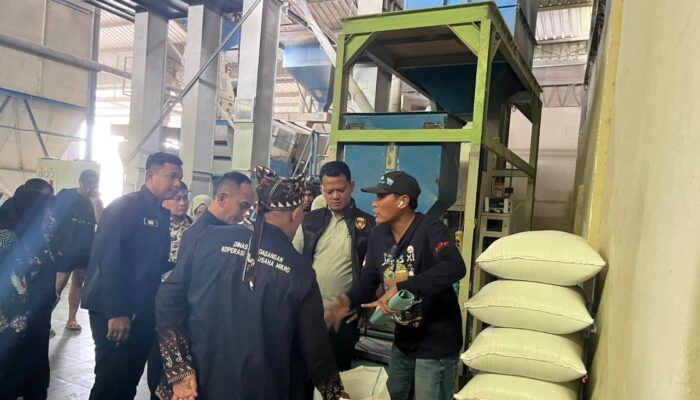 Operasi Pangan di Bojonegoro: Distributor Diwanti-Wanti Jangan Tahan Stok Beras