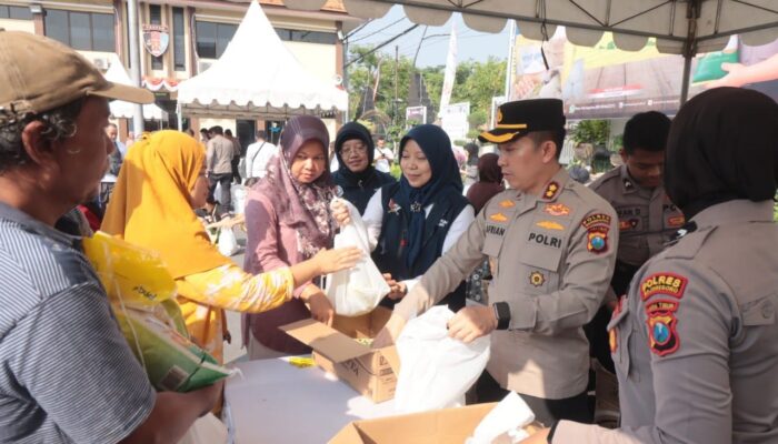 Puluhan Ton Beras Murah Digelontorkan, Polres Bojonegoro Bantu Warga Hemat Belanja