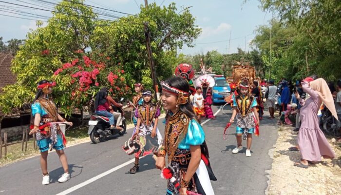Atraksi Budaya Spektakuler, Kostum Adat hingga Kreasi Modern Warnai Karnaval Kedungadem