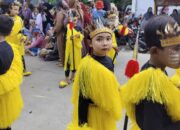Ribuan Warga Padati Jalur Karnaval SD/MI se- Kecamatan Kedungadem, Anak-Anak Tampil Memukau