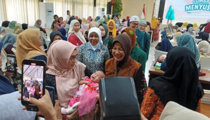 Ini Keseruan Lomba Menyukai Ala Ibu-ibu di Bojonegoro