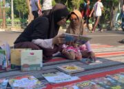 CFD Bojonegoro Semakin Seru, Anak-Anak Ketagihan Membaca Buku