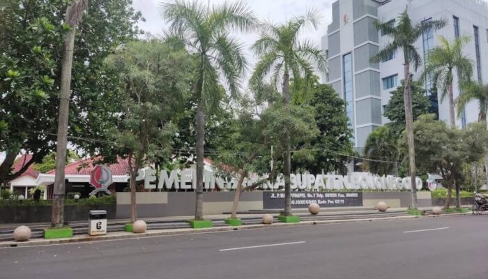 Kursi Sekda Bojonegoro: Pejabat Baru Muncul di Menit Terakhir