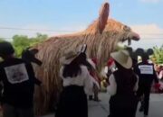 Tikus Berdasi Tampil di HUT RI Bojonegoro, Pesan Keras untuk Pejabat Korup