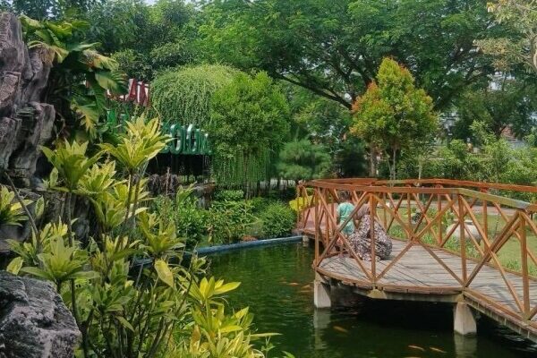 Taman Gajah Bolong Baureno Jadi Oase Baru Warga Bojonegoro
