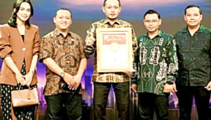 Bojonegoro Berprestasi, Ketua DPRD Umar Raih Penghargaan Asia Global Award 2025