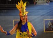 Semar dan Rahwana Menari dengan Irama Perkusi di Kota Batu