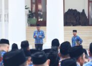 Pemuda Nyanyikan Sumpah Pemuda di Halaman Gedung Putih Bojonegoro