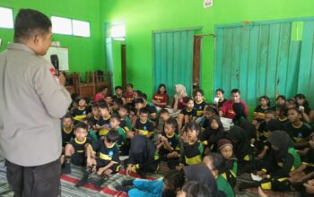 Polres Nganjuk Ajak Anak SD Jadi Pelopor Keselamatan di Jalan Raya