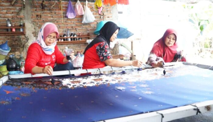 Dari Tanah ke Kain: Batik Sambiloto Bojonegoro Jadi Karya yang Berbicara
