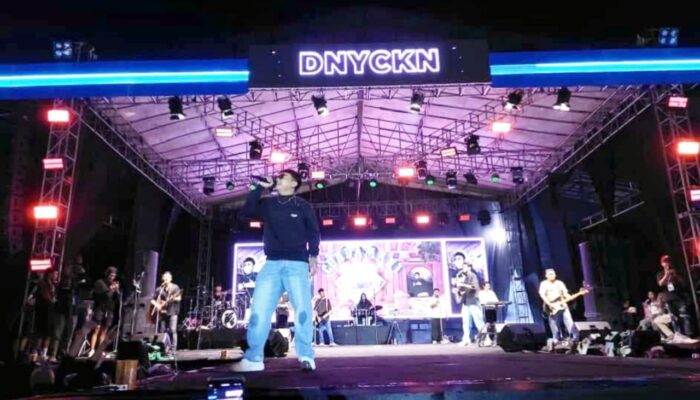 Warga Tumpah Ruah, Denny Caknan Panaskan Panggung Hari Jadi Bojonegoro ke-348