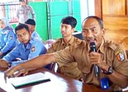 Camat Sekar Bojonegoro Gebrak Meja di Depan Warga, Dituduh Sewenang-wenang