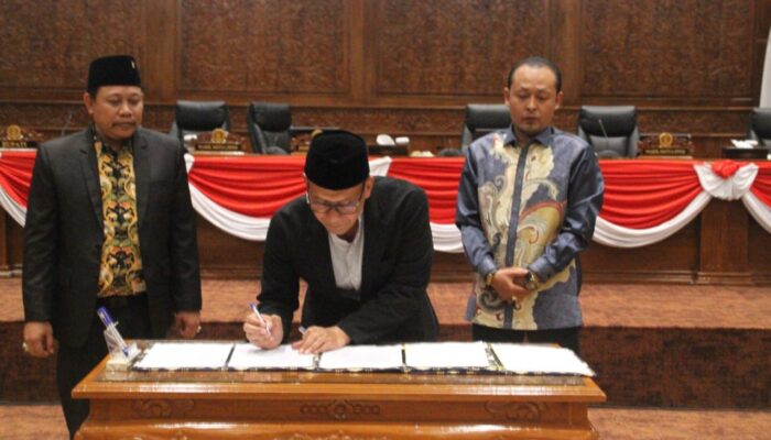 Drama Pembahasan Berakhir, DPRD Bojonegoro Ketok Palu KUA-PPAS 2026