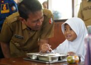 Bupati Bojonegoro Blusukan ke Dapur MBG, Tegaskan Tak Boleh Asal Sajikan Makanan