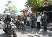 Babinsa Lamongan Menembus Pelosok Antar Bantuan dengan Motor Dinas