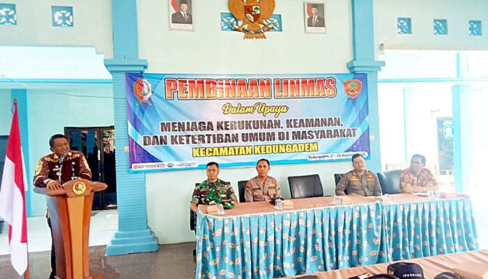 Perkuat Kesiapsiagaan, Linmas Kedungadem Bojonegoro Dibekali Pelatihan Khusus dari Polsek dan Koramil