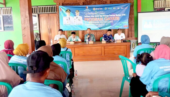 Program Gayatri Dimulai, Warga Kedungadem Bojonegoro Dibekali Ilmu Beternak Ayam Petelur