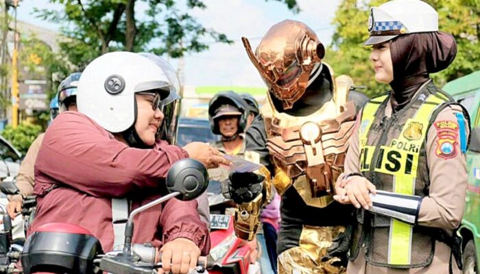 Superhero Turun ke Jalan di Malang, Ternyata untuk Operasi Zebra