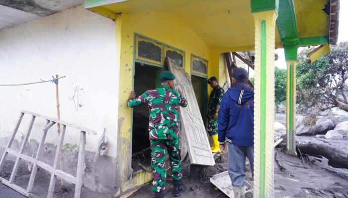 Situasi Mencekam, TNI Terjun ke Zona Bahaya Semeru