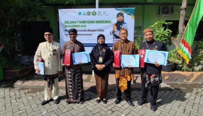 Istigotsah Hingga Drama Mengharukan, Ini Momen HGN 2025 MTsN 3 Surabaya