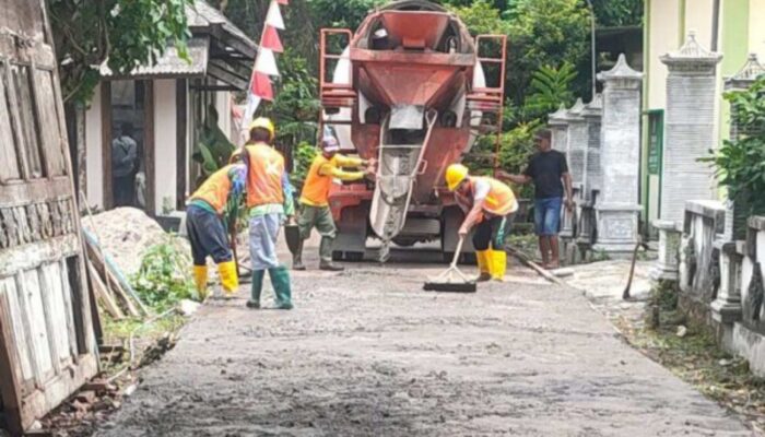 Warga Desa Bogo dan Kalianyar Bojonegoro Punya Jalan Baru yang Lebih Mulus