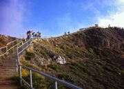 Fenomena Langka Dunia Ada di Indonesia: Danau Tiga Warna Kelimutu
