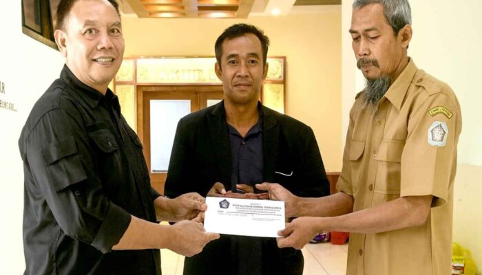 PJI Lamongan Serahkan Program Kerja, Targetkan Desa Tak Takut Lagi pada Oknum Wartawan