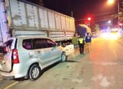 Diduga Sopir Mengantuk, Truk Tronton Sebabkan Laka Beruntun di Balen Bojonegoro