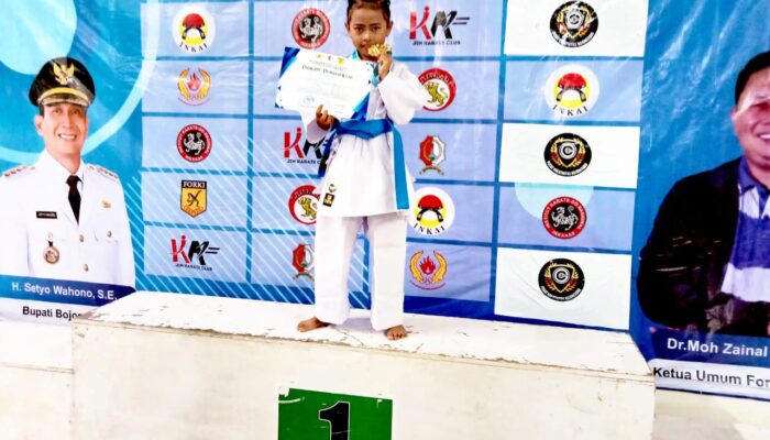 Dari Kedungadem ke Podium Tertinggi Bojonegoro, Aqilah Raih Juara Karate