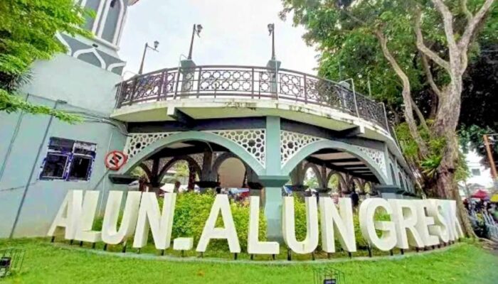Alun-alun Gresik, Spot Jogging Paling Estetik Dekat Masjid Jami dan Makam Maulana Malik Ibrahim