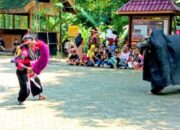 Liburan ke Kayangan Api, Saksikan Serunya Reog Mudho Utomo