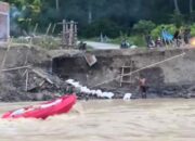 Sungai Deras Jadi Satu-satunya Jalur Logistik ke Desa Pasir Gayo Lues