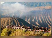 Pesona Tersembunyi Bromo, Dari Bukit Hijau hingga Air Terjun Megah