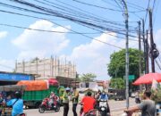 Aksi Humanis Polsek Baureno Bojonegoro, Nasi Bungkus Dibagikan ke Warga