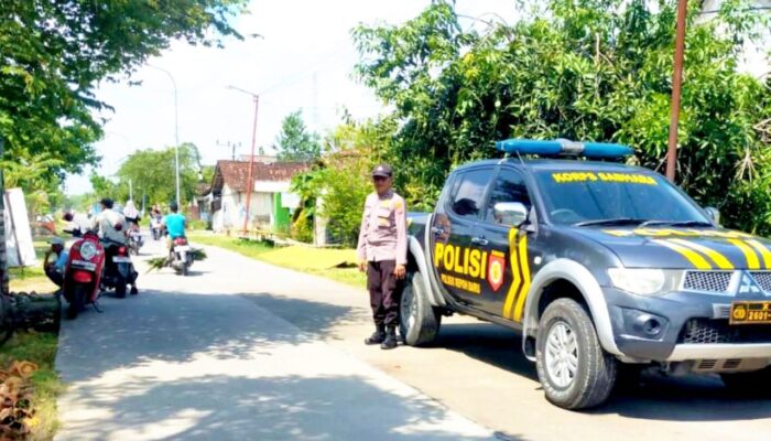 Anggota Polsek Kepohbaru Bojonegoro Patroli Sapa Siang Tekan Kriminalitas