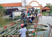 Karya Bhakti Koramil Karangbinangun Lamongan, Jembatan Darurat Jadi Solusi