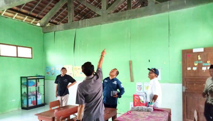 Gedung Nyaris Ambruk, Komisi C DPRD Bojonegoro Sidak SDN Tondomulo 4