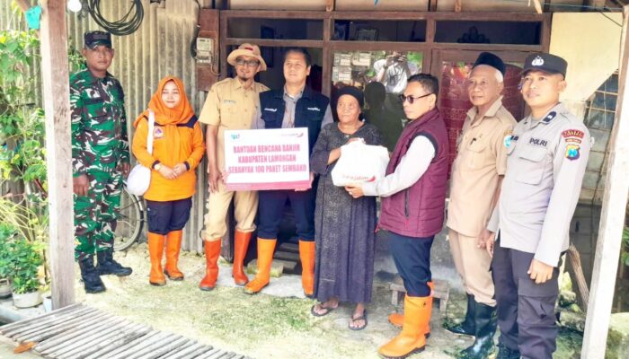 TNI Lamongan Hadir di Tengah Bencana, Koramil Turi Kawal Bantuan Kemanusiaan
