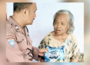 Polisi Kota Kediri Hadir untuk Warga, Lansia Dermo Dapat Bantuan Beras