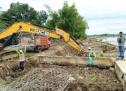 Kontraktor Siap Lanjutkan Perbaikan Tebing Bengawan Solo Lebaksari Bojonegoro