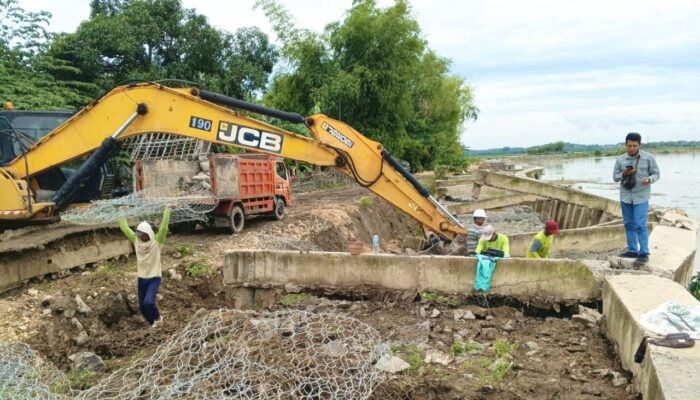 Kontraktor Siap Lanjutkan Perbaikan Tebing Bengawan Solo Lebaksari Bojonegoro