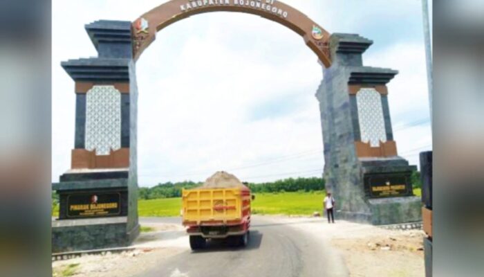 Gapura di Kedungadem, Pintu Masuk Tenggara Bojonegoro Yang Keren