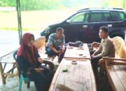 Dekat dengan Warga, Polsek Kapas Bojonegoro Patroli Dialogis di Warung