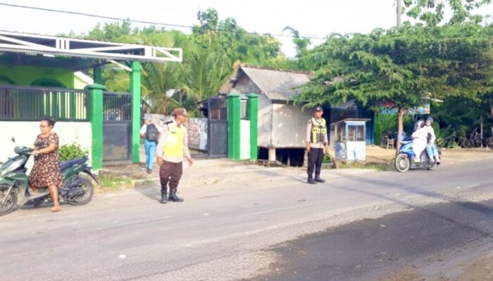 Cegah Macet dan Laka, Polsek Gondang Bojonegoro Gelar Sapa Pagi