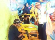 Tradisi Doa Bersama, Pedagang Janur Bojonegoro Panen Pembeli