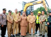 Jaga Usia Jembatan TBB, Pemkab Bojonegoro Pasang Portal Jalan