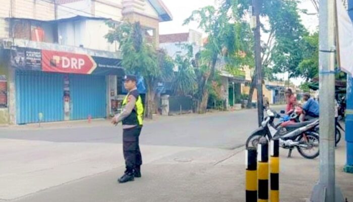 Cegah Macet dan Laka, Polisi Atur Lalin di Pasar Kedungadem Bojonegoro